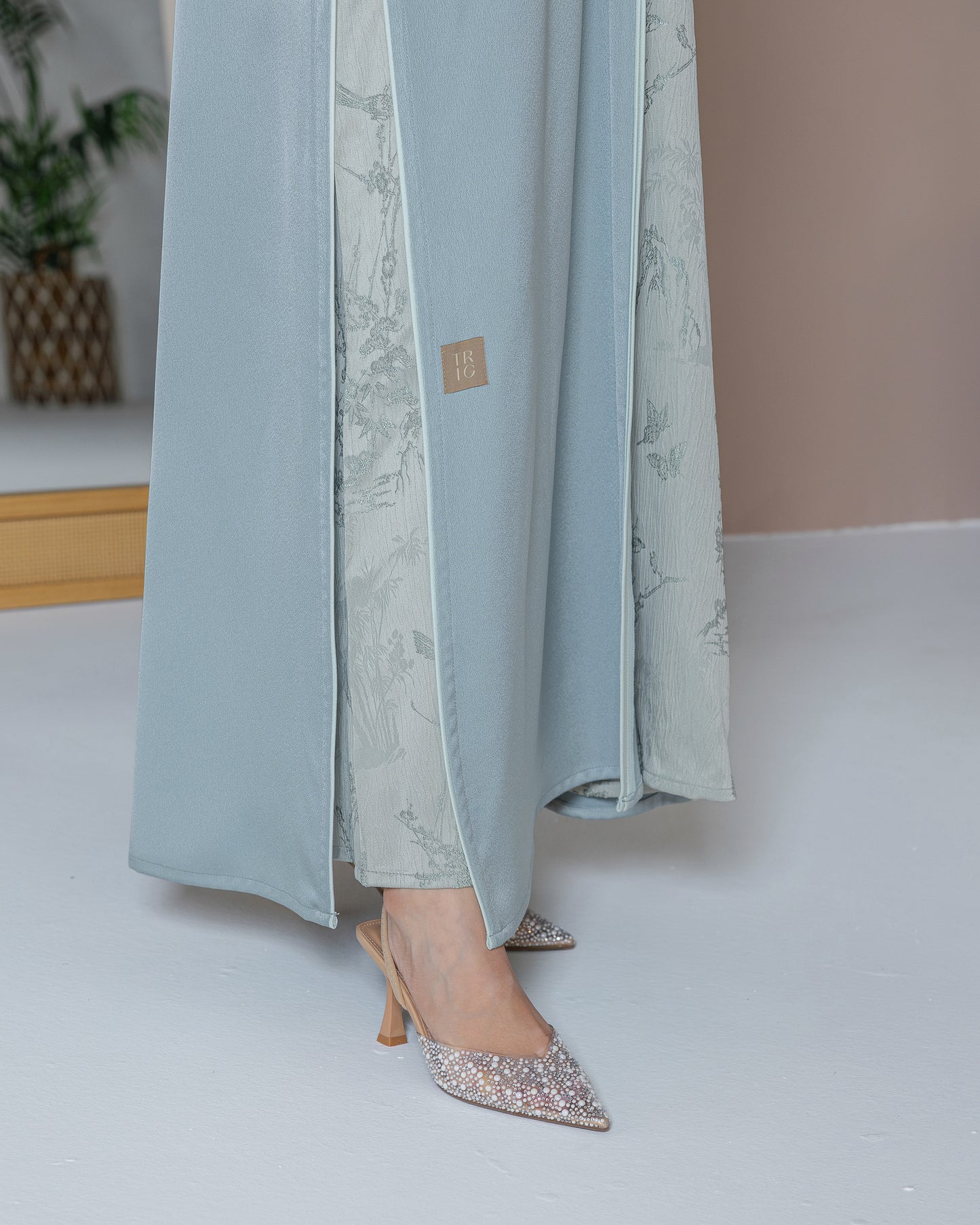 TR-114 (Blue)